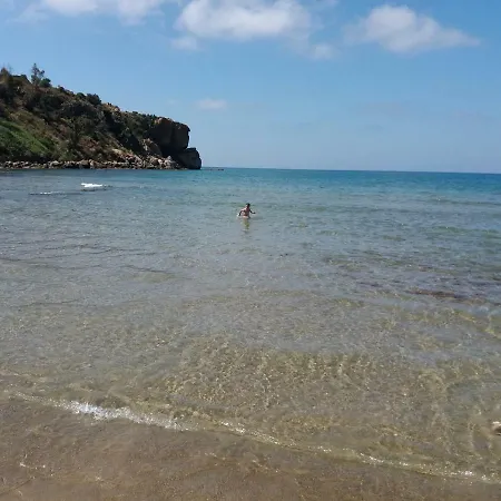 Familyholidays La Finestra Di Fronte Apartman *