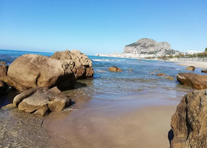 Familyholidays La Finestra Di Fronte Apartment Cefalu