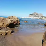 Familyholidays La Finestra Di Fronte Appartement Cefalù