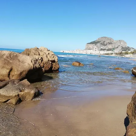 Familyholidays La Finestra Di Fronte Appartement Cefalù