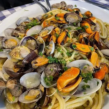 Apartment Familyholidays La Finestra Di Fronte Cefalu