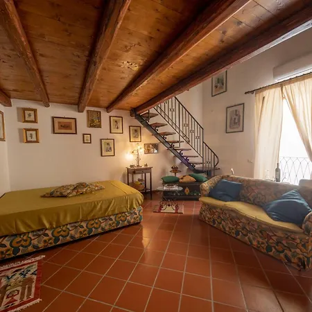 Familyholidays La Finestra Di Fronte Appartamento Cefalù