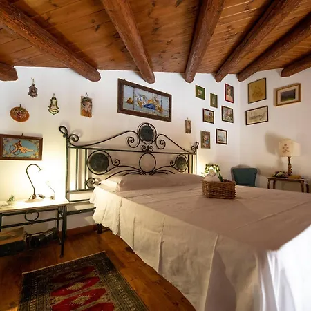 Familyholidays La Finestra Di Fronte Apartment